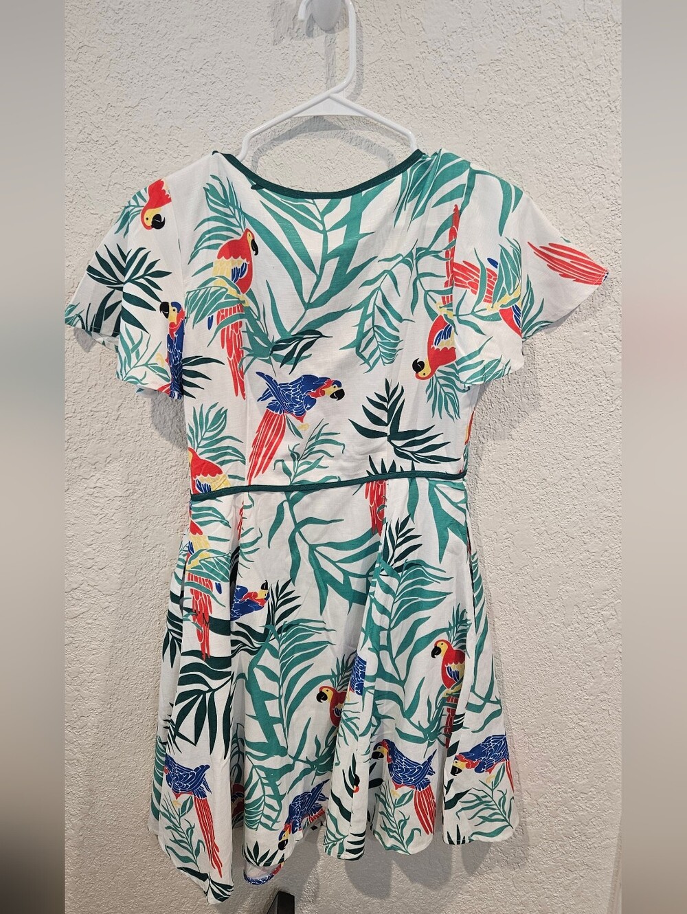 Unique Vintage Tropical Travrl Dress Size Medium Nwt White And Green - Picture 2 of 2
